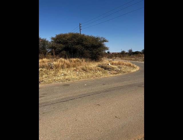 LAND FOR SALE IN MMABATHO 14